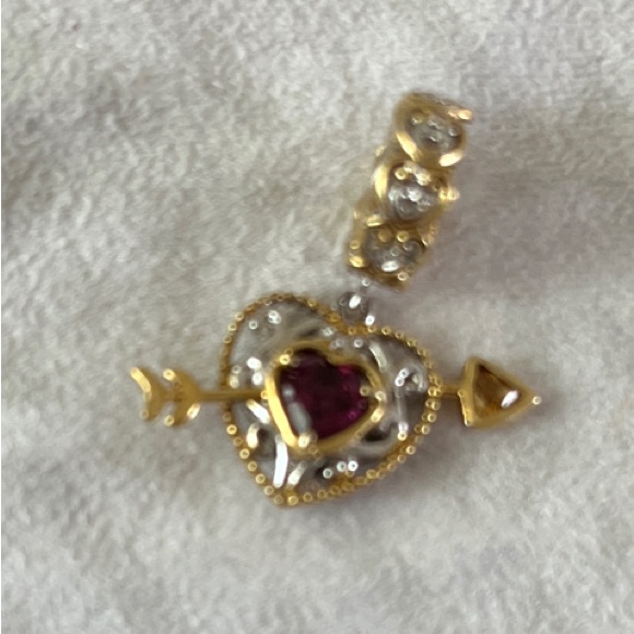 Gems En Vogue Heart Charm